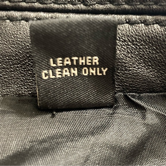 Valerie Steven’s Black Lined 100% Leather Button Down Jacket Size XL Preowned - Picture 10 of 11